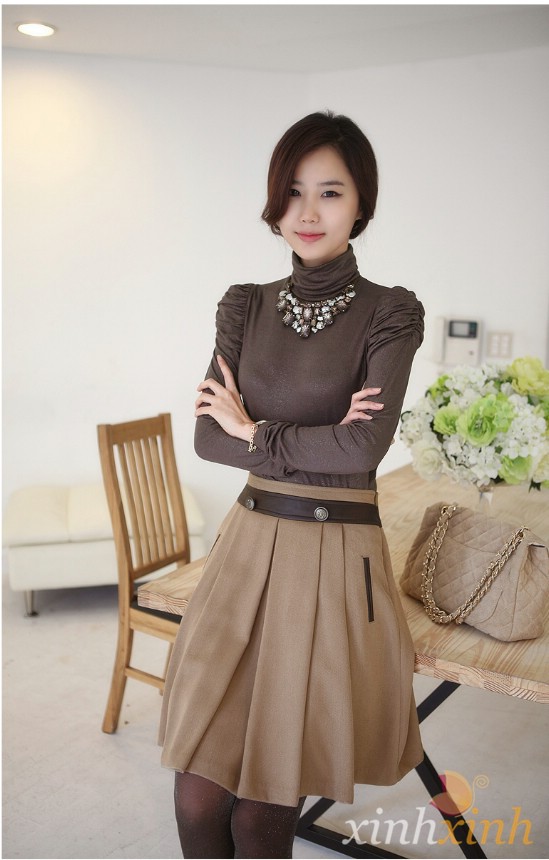 khoe chan thon noi cong so voi chan vay xoe   soha thong tin Chân váy cho nàng công sở 2012