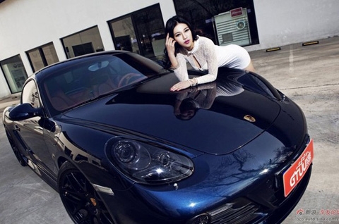 Chân dài,  xe Porsche, thể thao